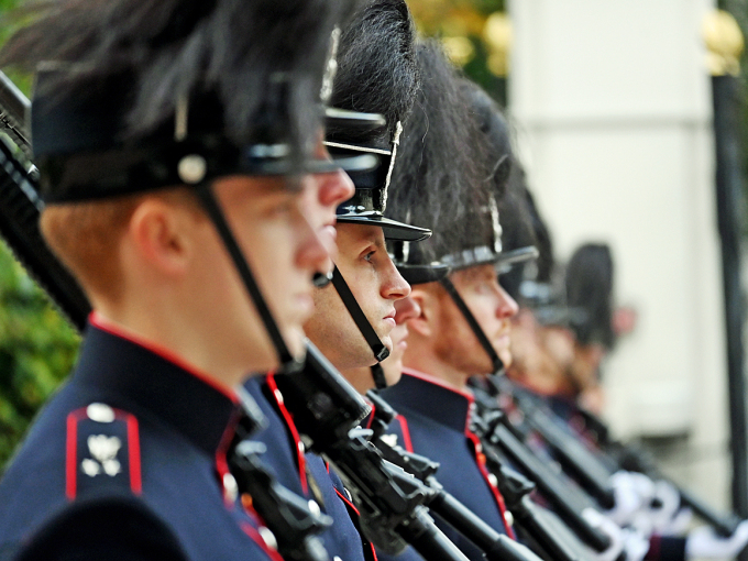 Cadets from the Norwegian Defence University College. Photo: Sven Gj. Gjeruldsen, The Royal Court